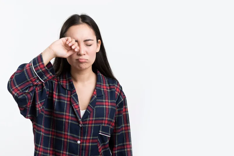 Giật mí mắt phải dưới ở nữ giới: điềm báo hay bệnh lý?