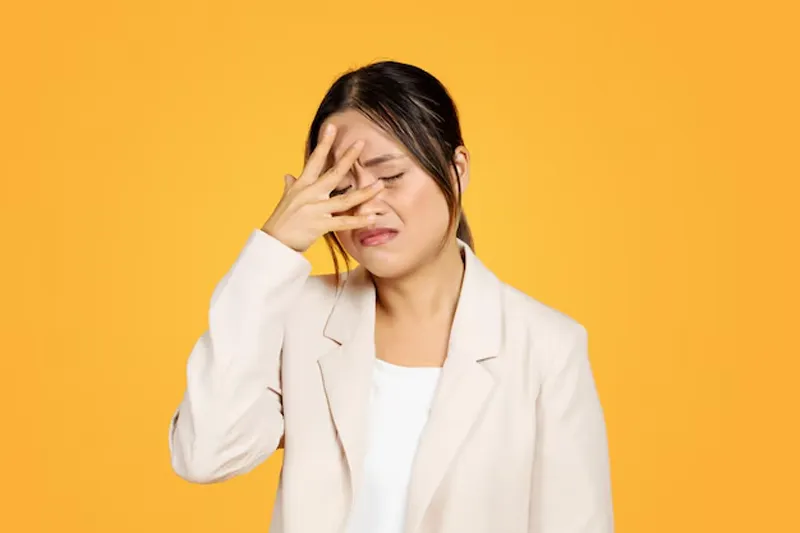 Nguyên nhân khoa học gây giật mắt phải nữ mí dưới như stress, thiếu ngủ