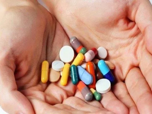 Người bệnh không nên tự ý sử dụng thuốc Diclofenac khi chưa được tư vấn