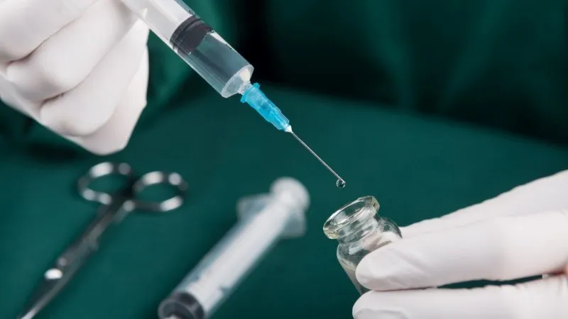Hộp thuốc Davicum Vinpocetine dạng tiêm cải thiện tuần hoàn máu não