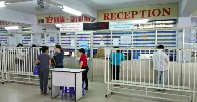 Quầy tiếp đón và đăng ký khám tại Phòng khám Đa khoa Medic Hòa Hảo