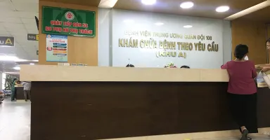 Quầy đăng ký khám tại Khoa Khám theo yêu cầu - Bệnh viện Quân đội 108