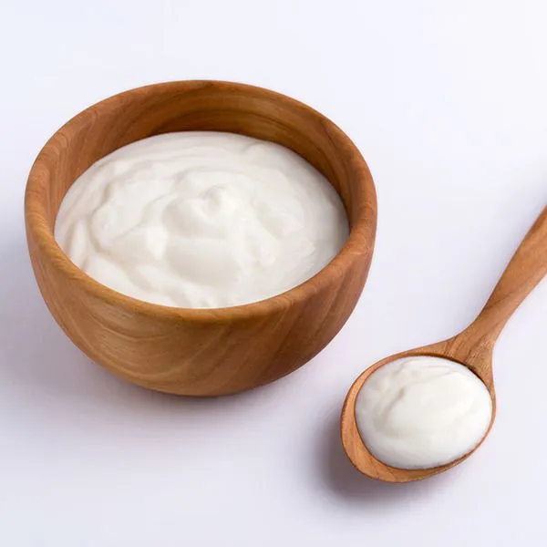 Sữa chua chứa probiotics và vitamin khoáng chất tốt cho tóc