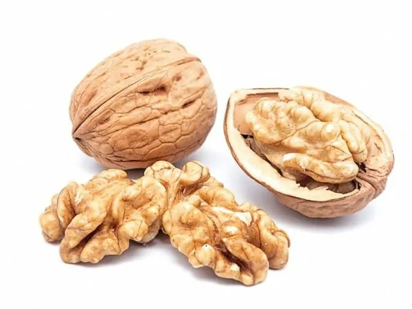 Quả óc chó chứa Biotin và Vitamin E phục hồi tóc