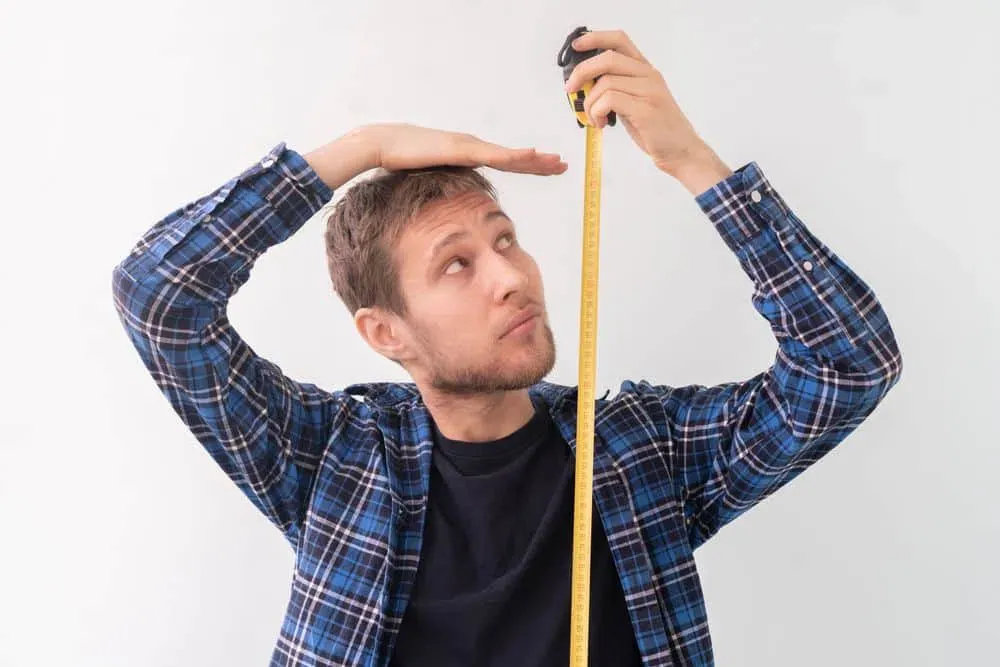 Đồ họa minh họa mối quan hệ giữa chiều cao và cân nặng lý tưởng ở nam giới