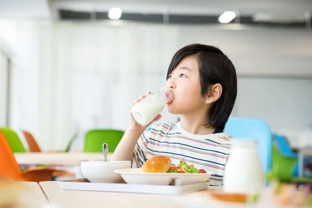 Chế độ dinh dưỡng đầy đủ ảnh hưởng đến chiều cao cân nặng chuẩn của trẻ