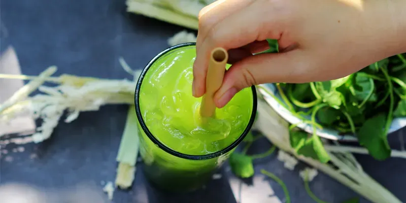 Biểu tượng hoặc hình ảnh minh họa hệ miễn dịch khỏe mạnh nhờ uống rau má.