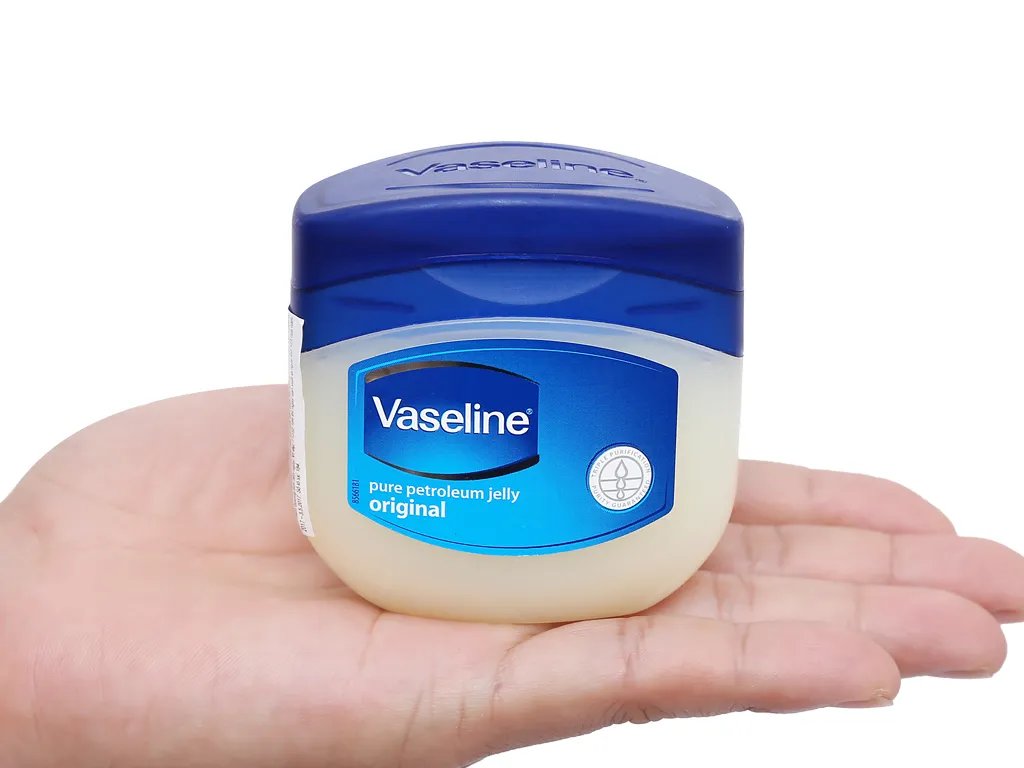 Hũ Vaseline, sản phẩm dưỡng ẩm từ Petroleum Jelly