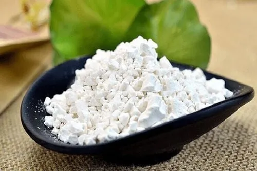 Bột sắn dây và củ sắn dây khô, minh họa cho công dụng của sắn dây