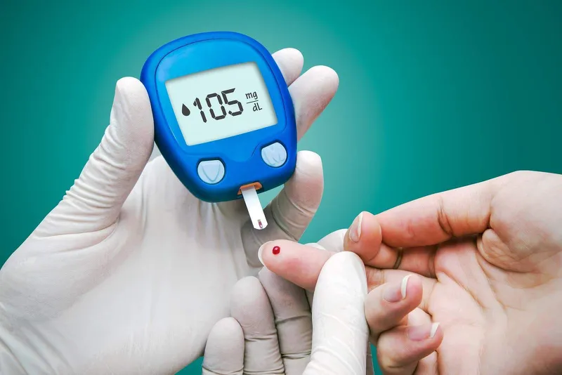 Uống nước lá xoài hỗ trợ kiểm soát tiểu đường
