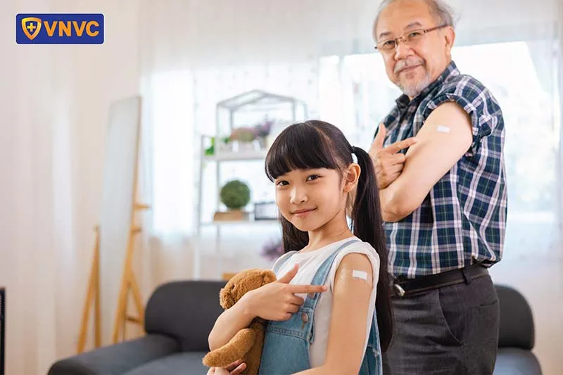 Tiêm vaccine phòng ngừa virus Varicella Zoster gây giời leo và thủy đậu